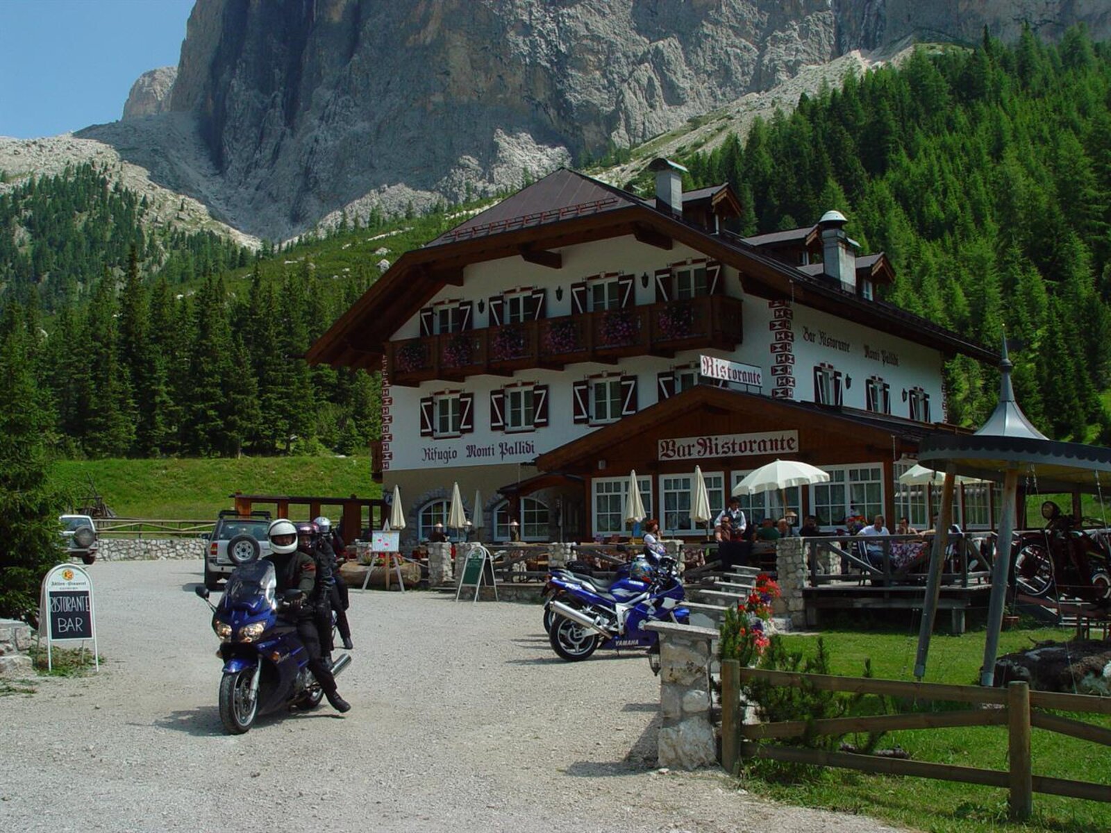 Rifugi Alpini Ed Escursionistici Monti Pallidi Canazei Val Di Fassa