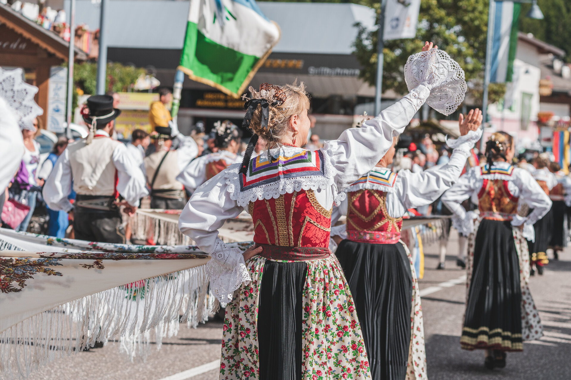 I costumi tipici delle donne ladine | © Patricia Ramirez  - Archivio Immagini ApT Val di Fassa