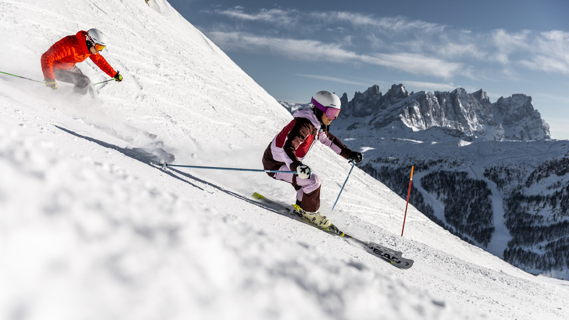 Coppia di sciatori scende sulle piste della Skiarea San Pellegrino | © Federico Modica - Archivio Immagini ApT Val di Fassa