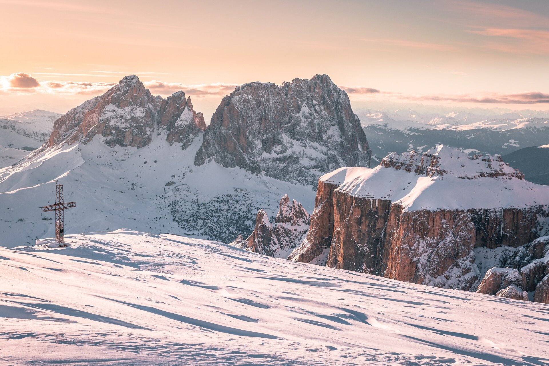 Paesaggio invernale al tramonto dal Sass Pordoi in Val di Fassa | © Patricia Ramirez - Archivio Immagini ApT Val di Fassa