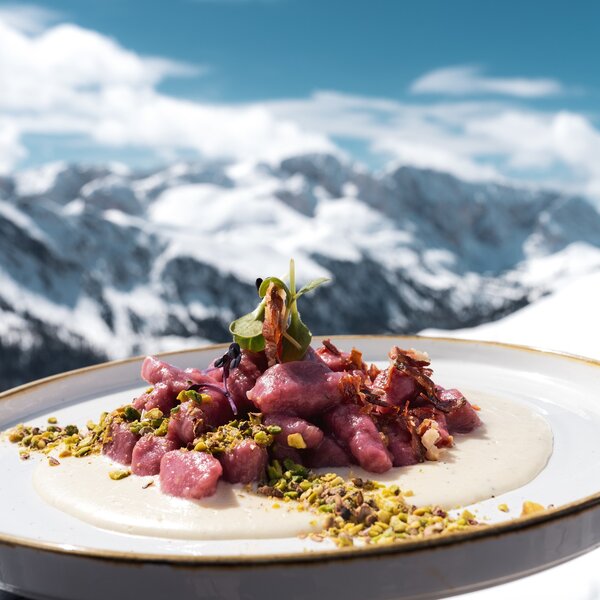 Piatto di cucina ladina in un rifugio in Val di Fassa | © Mattia Rizzi - Archivio Immagini ApT Val di Fassa