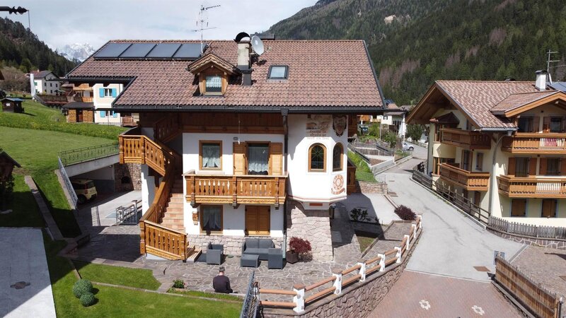 House with terrace and garden