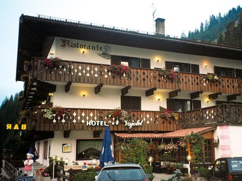 hotel vajolet mazzin di fassa