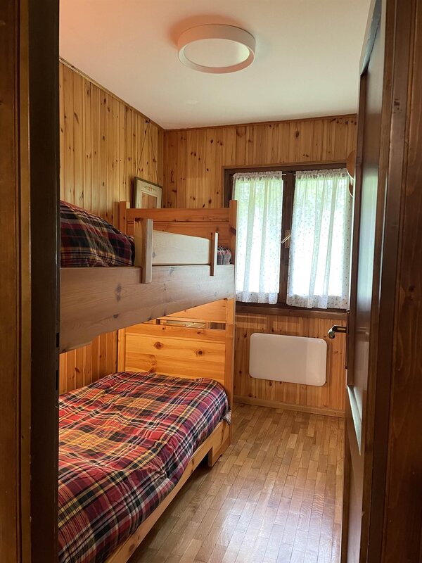 Bunk bed room