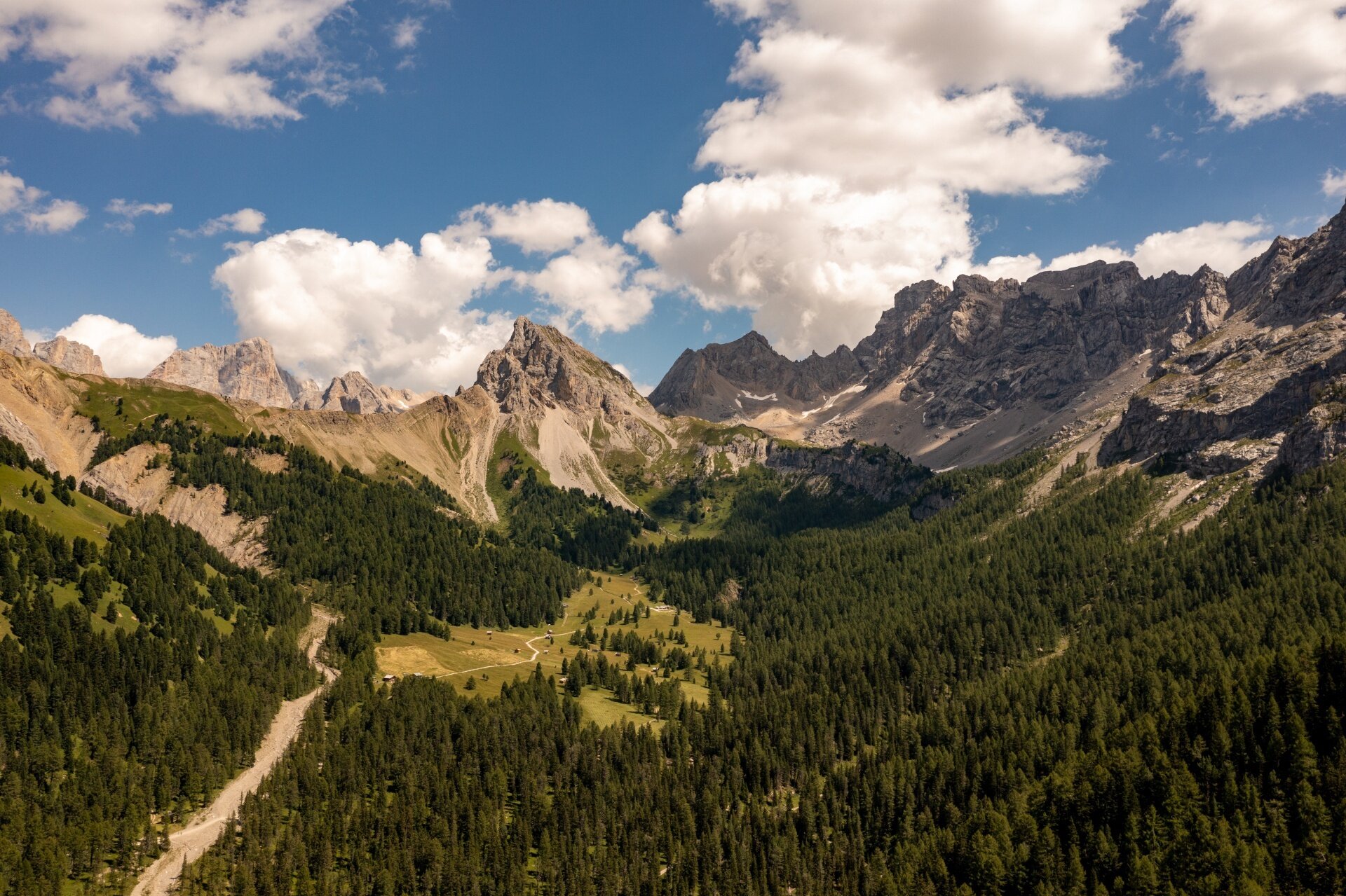 Sentiero Della Pace: Dal Passo Delle Selle Alla Val Contrin